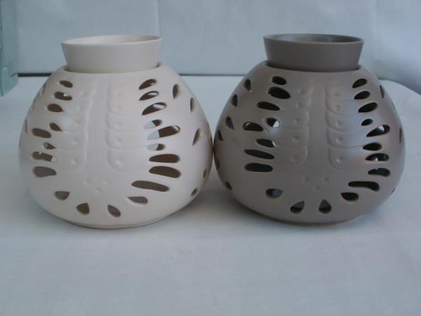Duftlampe aus Keramik in Taupe oder AltweiÃŸ, 15 cm (Farbe: altweiÃŸ)
