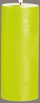 16,5 cm hohe Stumpenkerze in Limettengrün