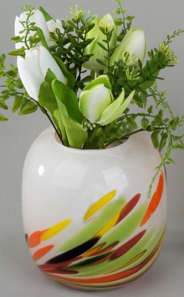 17 cm hohe Vase aus Glas in bunten Farben
