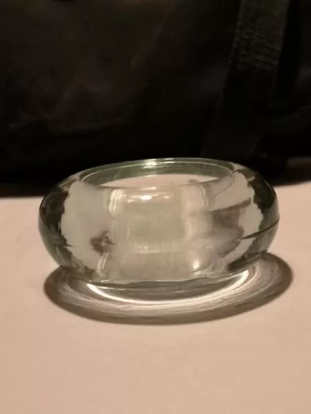 Teelichthalter rund aus Glas, Durchmesser 6,9 cm Teelichthalter rund aus Glas, Durchmesser 6,9 cm