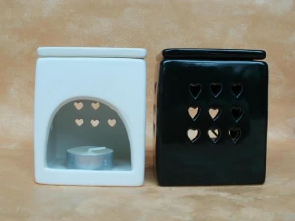 Duftlampe aus Keramik in Weiß oder Schwarz