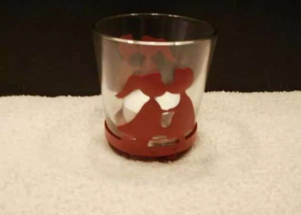 Teelichtbecher Herz-Dekor 9 cm hoch Teelichtbecher Herz-Dekor 9 cm hoch