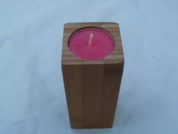 Teelichthalter aus Holz ca. 12 cm hoch Teelichthalter aus Holz ca. 12 cm hoch