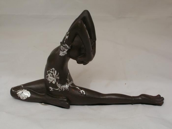 21,5 cm große Deko-Figur Yoga-Frosch in Schwarz und Weiß