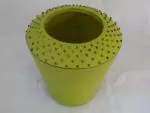 Blumenvase in Grün mit Noppen 20 cm